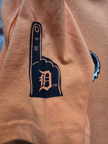 เสื้อยืดคอกลม New Era สีส้ม มือ 1 รูปที่ 7