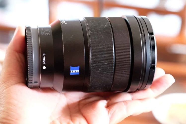 เลนส์ sony fe 16- 35mm f4 oss zeiss  สภาพดี ไม่รา ไม่ฝ้า มีฝุ่นทั่วไป รูปที่ 3