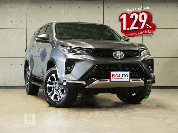 Toyota Fortuner 2022 2.4 Leader V 4WD Utility-car ดีเซล ไม่ติดแก๊ส เกียร์อัตโนมัติ เทา