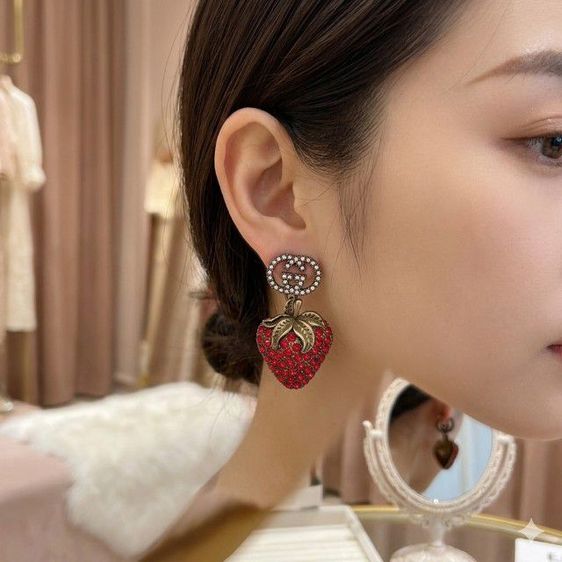 🔖ต่างหู Gucci สตรอเบอร์รี่ ฝังคริสตัลสีแดง ของจริงสวยมาก งานจากญี่ปุ่น รูปที่ 8