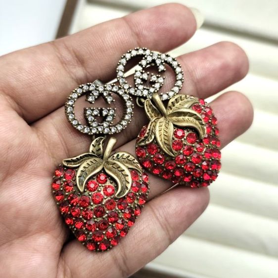 🔖ต่างหู Gucci สตรอเบอร์รี่ ฝังคริสตัลสีแดง ของจริงสวยมาก งานจากญี่ปุ่น รูปที่ 2