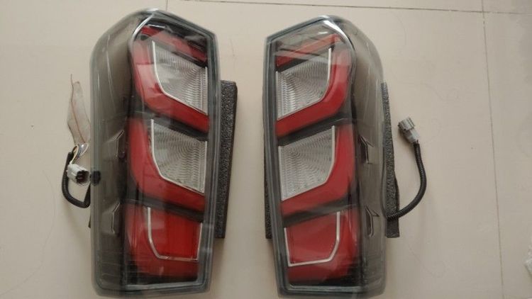 ขายไฟท้าย Dmax 2012-2019 ลายไฟ ปี2024ปลั๊กไฟตรงรุ่นถอดเปลี่ยนกับอันเก่าใช้งานได้เลย ตัวสายเพิ่มต่อกล้องไฟถอยให้แล้วใช้งานปกติ Tel.0948894908