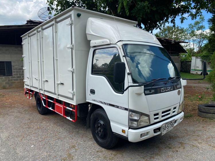 6  ล้อ ISUZU 6 ล้อ ตาเพชร NKR-130 ตู้แห้ง