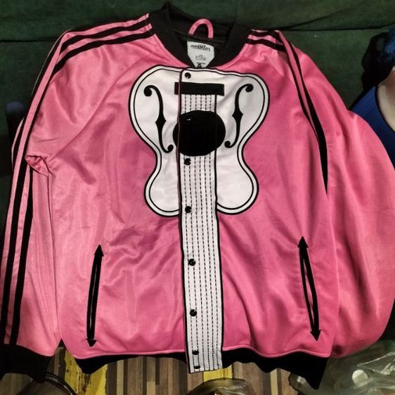 เสื้อแจ็คเก็ต ADIดาส X JEREMY SCOTT 2000'S สีชมพูทรงกีตาร์ มือสองเหมือนใหม่