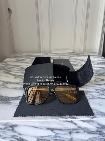 แว่นตากันแดด Used Prada Sunglasses Unisex 