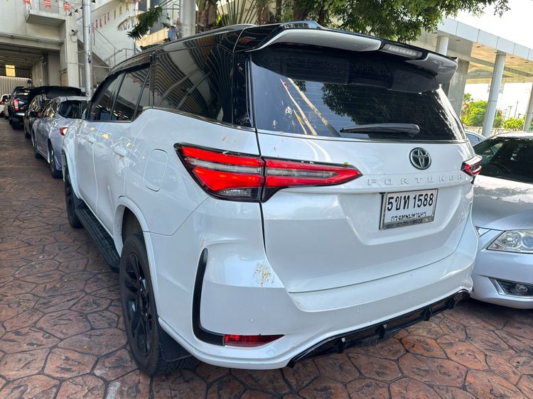 Toyota Fortuner 2023 2.8 GR Sport 4WD Utility-car ดีเซล ไม่ติดแก๊ส เกียร์อัตโนมัติ ขาว รูปที่ 4