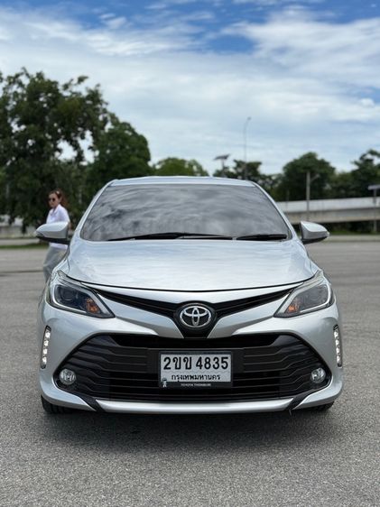 รถ Toyota Vios 1.5 Mid สี เทา