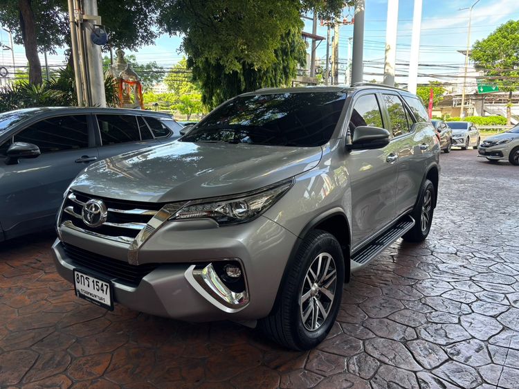 Toyota Fortuner 2019 2.4 G Utility-car ดีเซล ไม่ติดแก๊ส เกียร์อัตโนมัติ เทา รูปที่ 2