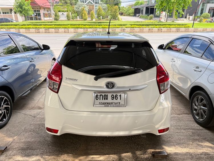 Toyota Yaris 2017 1.2 J Sedan เบนซิน ไม่ติดแก๊ส เกียร์อัตโนมัติ ขาว รูปที่ 4