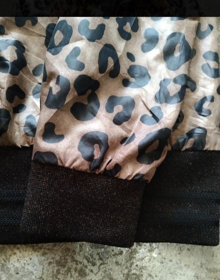 เสื้อแจ็คเก็ตลายเสือดาวสีน้ำตาลดำผู้หญิง รูปที่ 10