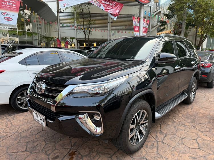 Toyota Fortuner 2017 2.4 V Utility-car ดีเซล ไม่ติดแก๊ส เกียร์อัตโนมัติ ดำ รูปที่ 2