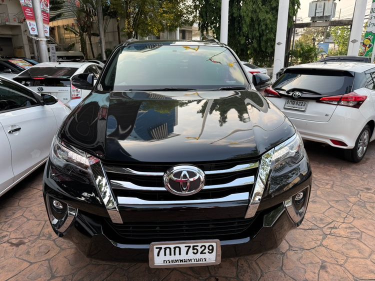 Toyota Fortuner 2017 2.4 V Utility-car ดีเซล ไม่ติดแก๊ส เกียร์อัตโนมัติ ดำ รูปที่ 3