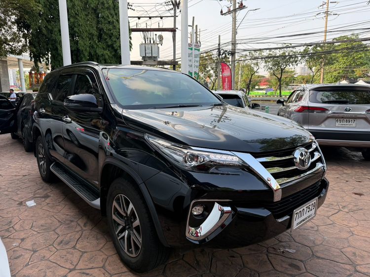 Toyota Fortuner 2017 2.4 V Utility-car ดีเซล ไม่ติดแก๊ส เกียร์อัตโนมัติ ดำ