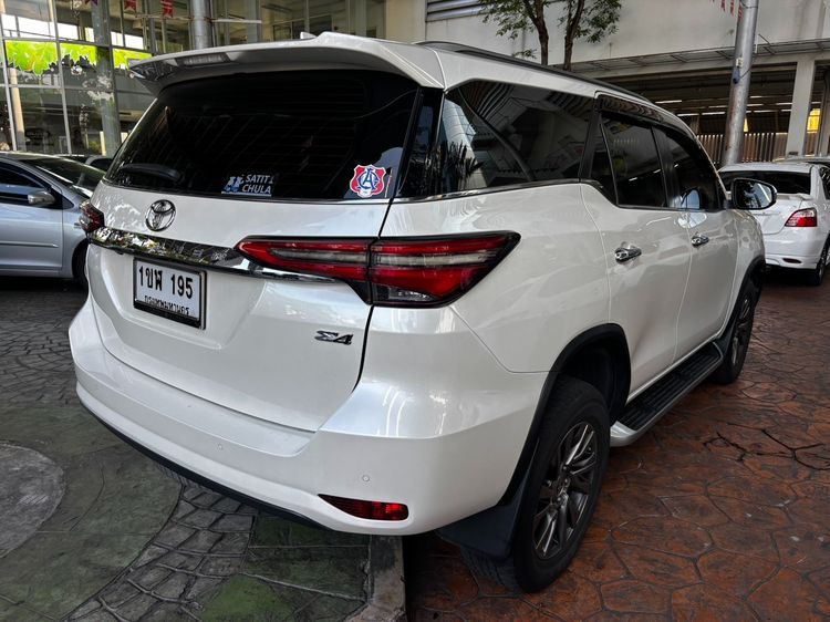 Toyota Fortuner 2020 2.4 V 4WD Utility-car ดีเซล ไม่ติดแก๊ส เกียร์อัตโนมัติ ขาว รูปที่ 4