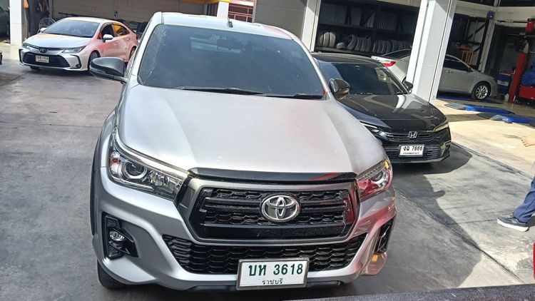 Toyota Hilux Revo 2018 Smart Cab Prerunner 2x4 2.4 Rocco Pickup ดีเซล ไม่ติดแก๊ส เกียร์ธรรมดา เทา รูปที่ 2