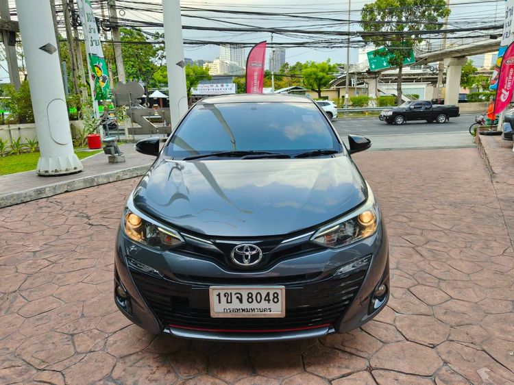 Toyota Yaris ATIV 2020 1.2 High Sedan เบนซิน ไม่ติดแก๊ส เกียร์อัตโนมัติ เทา รูปที่ 2