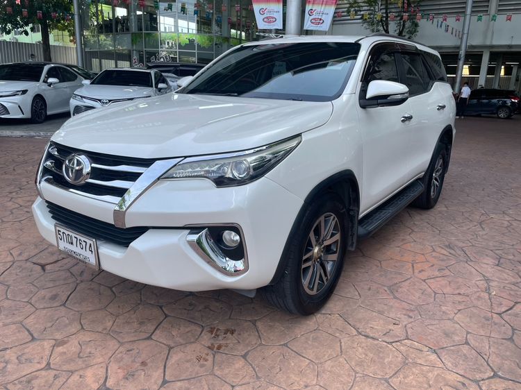 Toyota Fortuner 2015 2.8 V Utility-car ดีเซล ไม่ติดแก๊ส เกียร์อัตโนมัติ ขาว รูปที่ 2