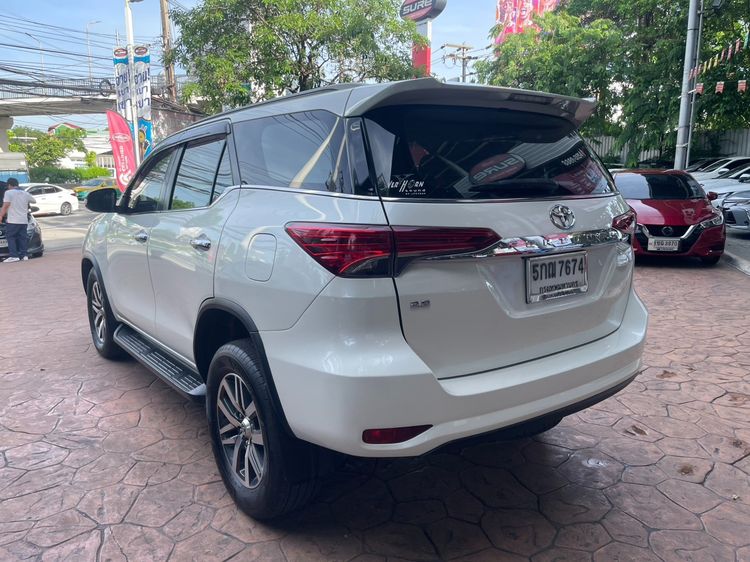 Toyota Fortuner 2015 2.8 V Utility-car ดีเซล ไม่ติดแก๊ส เกียร์อัตโนมัติ ขาว รูปที่ 4