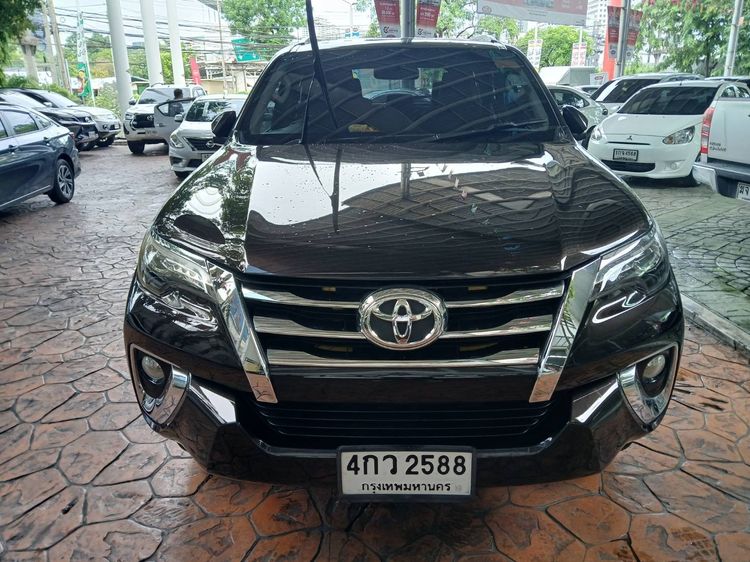 Toyota Fortuner 2015 2.8 V 4WD Utility-car ดีเซล ไม่ติดแก๊ส เกียร์อัตโนมัติ ดำ รูปที่ 3