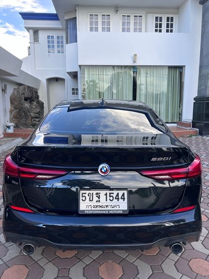 BMW Series 2 2023 220i Sedan เบนซิน เกียร์อัตโนมัติ ดำ รูปที่ 4