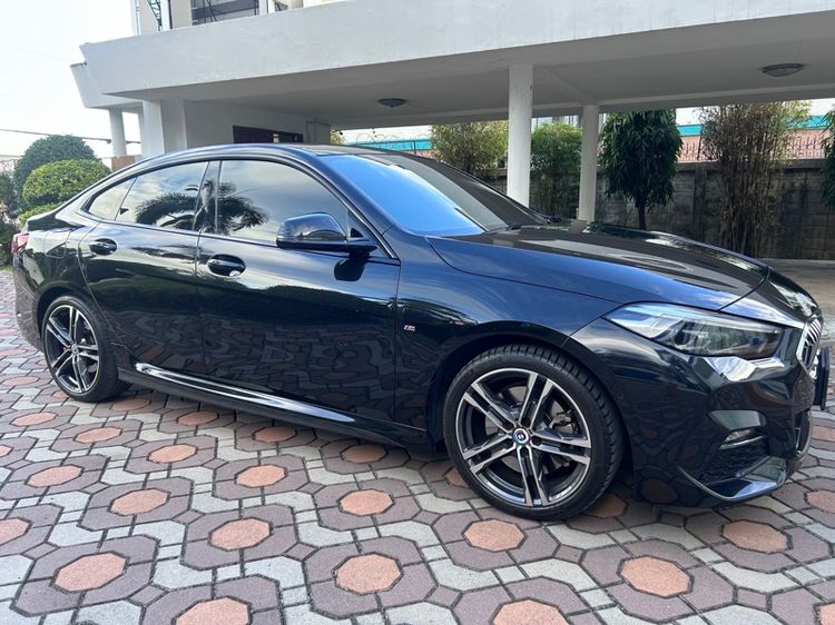 BMW Series 2 2023 220i Sedan เบนซิน เกียร์อัตโนมัติ ดำ รูปที่ 3