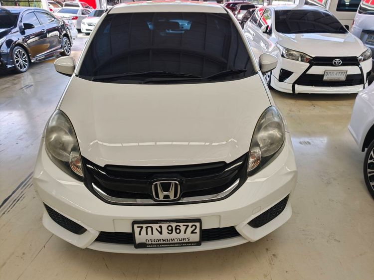 Honda Brio 2015 1.2 V Sedan เบนซิน ไม่ติดแก๊ส เกียร์อัตโนมัติ ขาว รูปที่ 2
