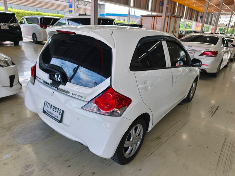 Honda Brio 2015 1.2 V Sedan เบนซิน ไม่ติดแก๊ส เกียร์อัตโนมัติ ขาว รูปที่ 4