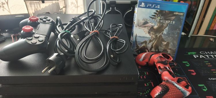 Sony เครื่องเกมส์โซนี่ เพลย์สเตชั่น PS4 (Playstation 4) เชื่อมต่อไร้สายได้ โพสต์ขาย PS4 Pro 1TB (บอร์ดเงียบรุ่นสุดท้าย แผ่นเกมพร้อมเล่น

