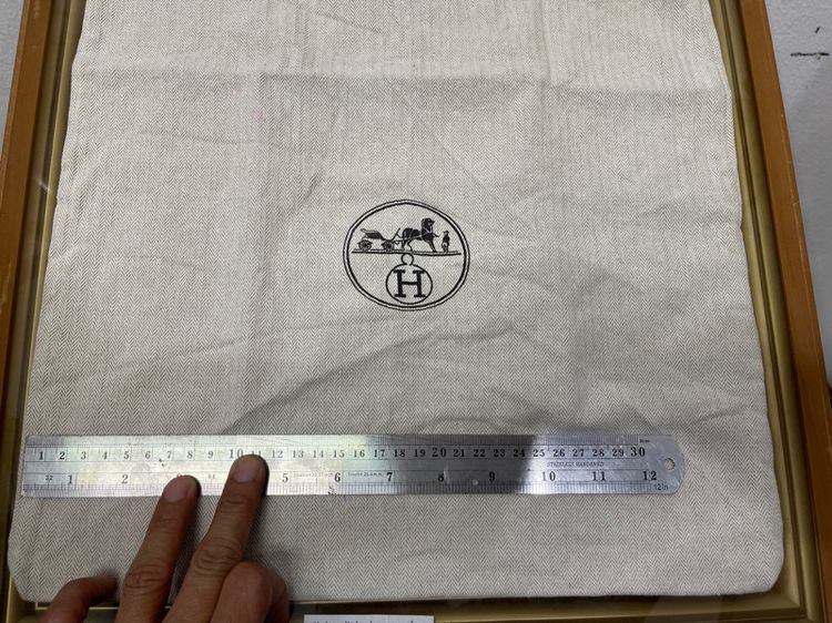 ถุงผ้า hermes แท้ 14x14นิ้ว สวยไม่มีตำหนิ 650 บาท รูปที่ 10
