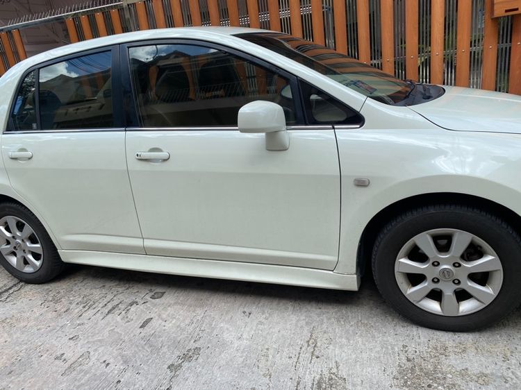 Nissan Tiida 2009 1.8 G Sedan เบนซิน เกียร์อัตโนมัติ ขาว รูปที่ 2