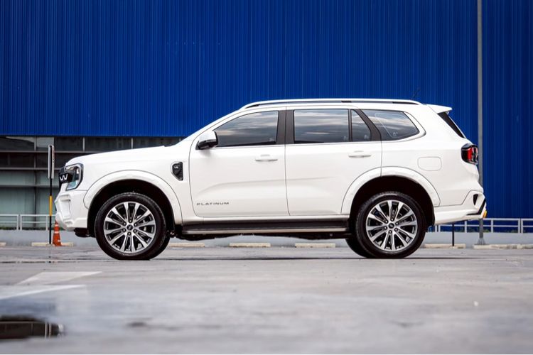 Ford Everest 2025 3.0 V6 Turbo Platinum 4WD Utility-car ดีเซล เกียร์อัตโนมัติ ขาว รูปที่ 4