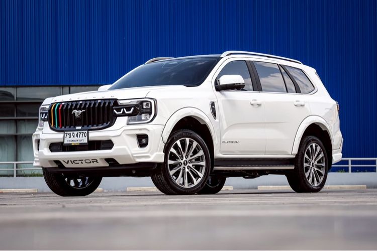 รถ Ford Everest 3.0 V6 Turbo Platinum 4WD สี ขาว