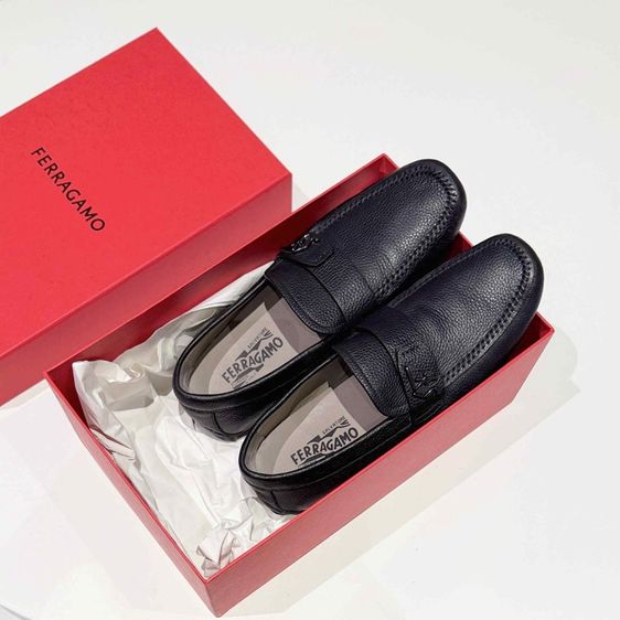 ดำ รองเท้าหนังกึ่งทางการ รองเท้าหนังแท้ Ferragamo Loafers มือสอง สภาพสวย ไซส์ 9 (ประมาณ 42-43) พร้อมกล่องแท้