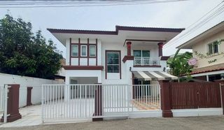 ต้องการขายด่วนบ้าน2ชั้น3นอน3น้ำ4จอดรถ 3500000บาท สนใจติดต่อ0939792365