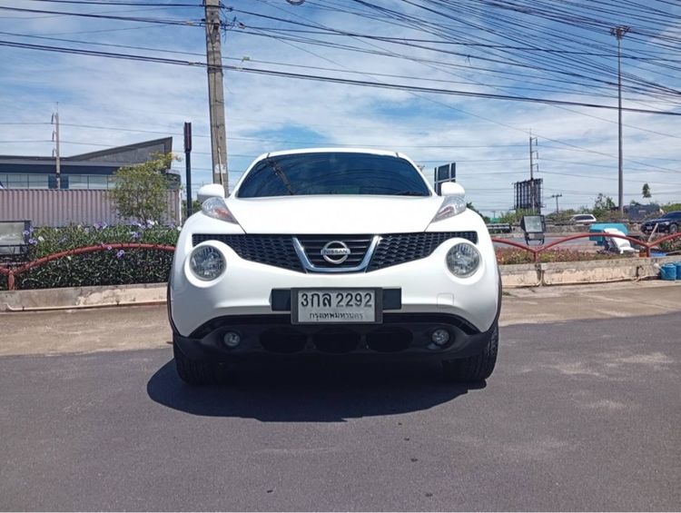 Nissan Juke 2014 1.6 V Sedan เบนซิน ไม่ติดแก๊ส เกียร์อัตโนมัติ ขาว รูปที่ 3