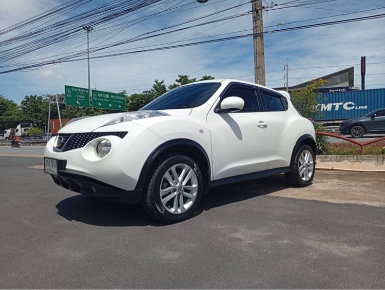 Nissan Juke 2014 1.6 V Sedan เบนซิน ไม่ติดแก๊ส เกียร์อัตโนมัติ ขาว รูปที่ 2