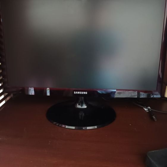 จอภาพ Samsung LCD TV 24 นิ้ว ราคา 1,100 บาท