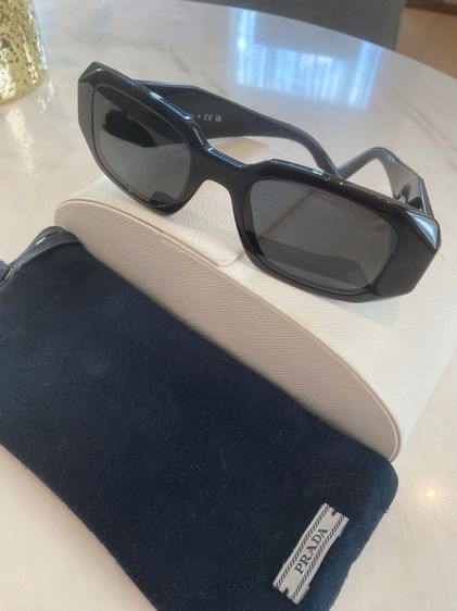 แว่นตากันแดด แว่นตาแบรนด์เนม PRADA
