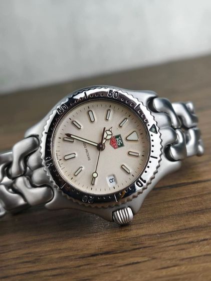 เงิน TAG Heuer บอย 38มม สวยเดิม
หน้าปัดเทา สวยกริ๊บพรายน้ำสวยเดิม กระจกใสไร้รอย