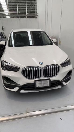 รถ BMW X1 2.0 sDrive20d สี ขาว
