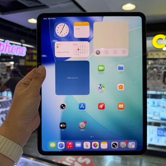 Apple 256 GB iPad Pro 13 M4 256GB สีดำ ใส่ซิม(CellularและWiFi) โมเดลLL สภาพสวยมากๆ จอ13.0นิ้ว ชิปM4 รองรับ5G สุขภาพแบต100 ประกันในระบบยาวๆ🔥🔥