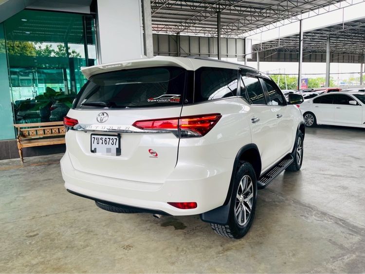 Toyota Fortuner 2016 2.4 V Utility-car ดีเซล ไม่ติดแก๊ส เกียร์อัตโนมัติ ขาว รูปที่ 2
