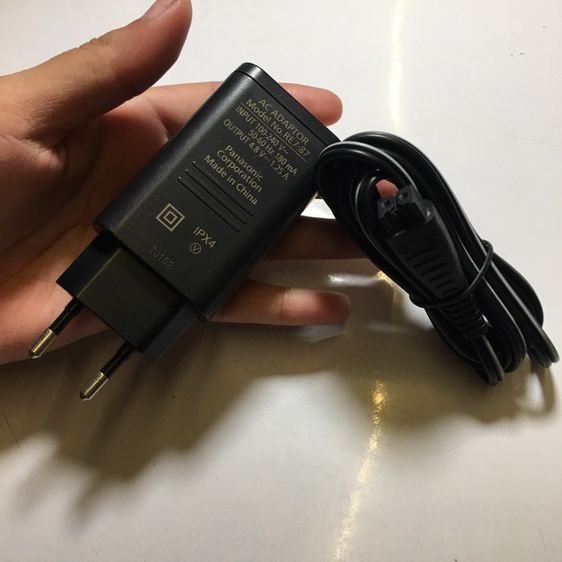 เครื่องโกนหนวดไฟฟ้า ไร้สาย ยี่ห้อ Panasonic รุ่น 5 ใบมีด สภาพใหม่ ใช้งานได้ปกติ พร้อม อแดปเตอร์ชาร์จ   รูปที่ 17