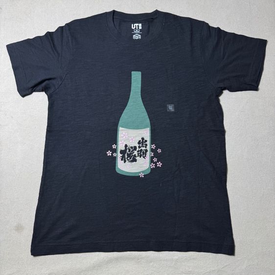 เสื้อยืด Uniqlo​ x​ SAKA GURA Size M ใหม่มือหนึ่ง​