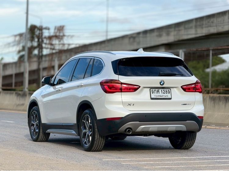 BMW X1 2018 2.0 sDrive18d xLine Utility-car ดีเซล ไม่ติดแก๊ส เกียร์อัตโนมัติ ขาว รูปที่ 4