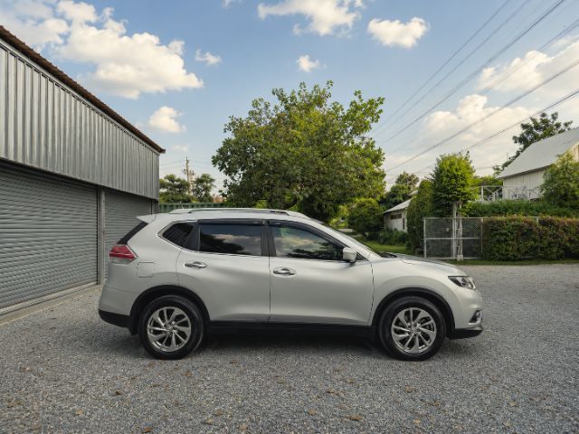 Nissan X-Trail 2014 2.5 V 4WD Utility-car เบนซิน ไม่ติดแก๊ส เกียร์อัตโนมัติ บรอนซ์เงิน รูปที่ 3