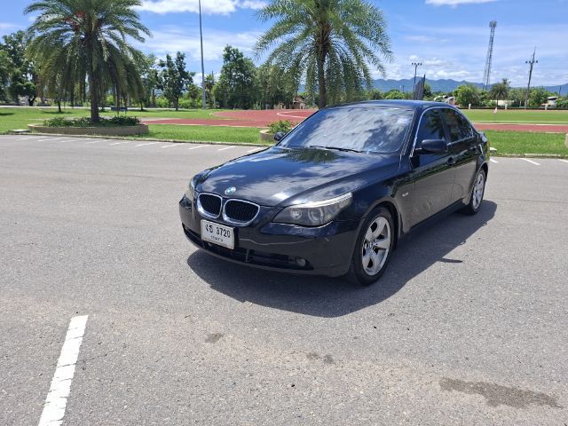 รถ BMW Series 5 520d สี ดำ