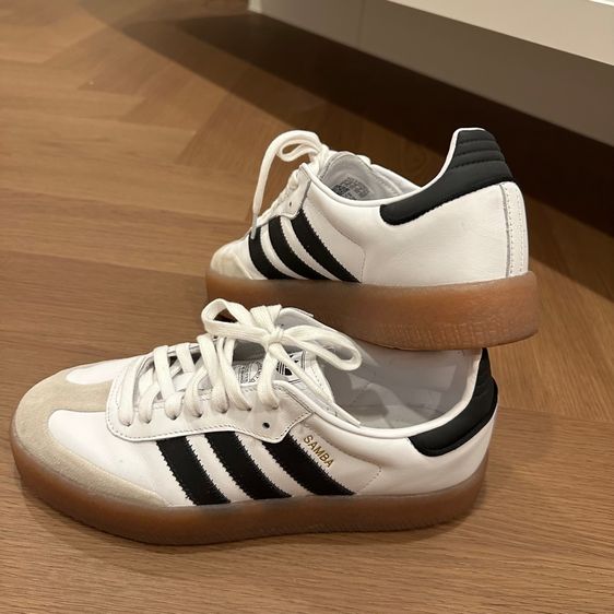 ขาว adidas samba