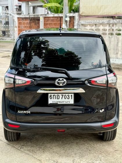 Toyota Sienta 2017 1.5 V Utility-car เบนซิน ไม่ติดแก๊ส เกียร์อัตโนมัติ ดำ รูปที่ 4