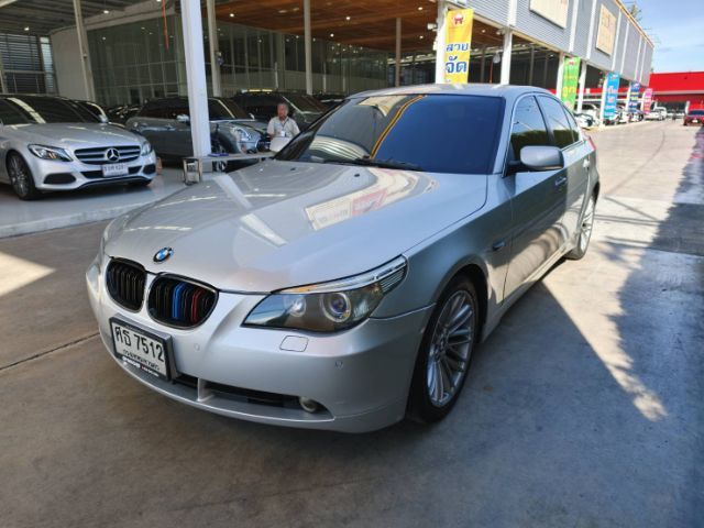 รถ BMW Series 5 525i สี เทา